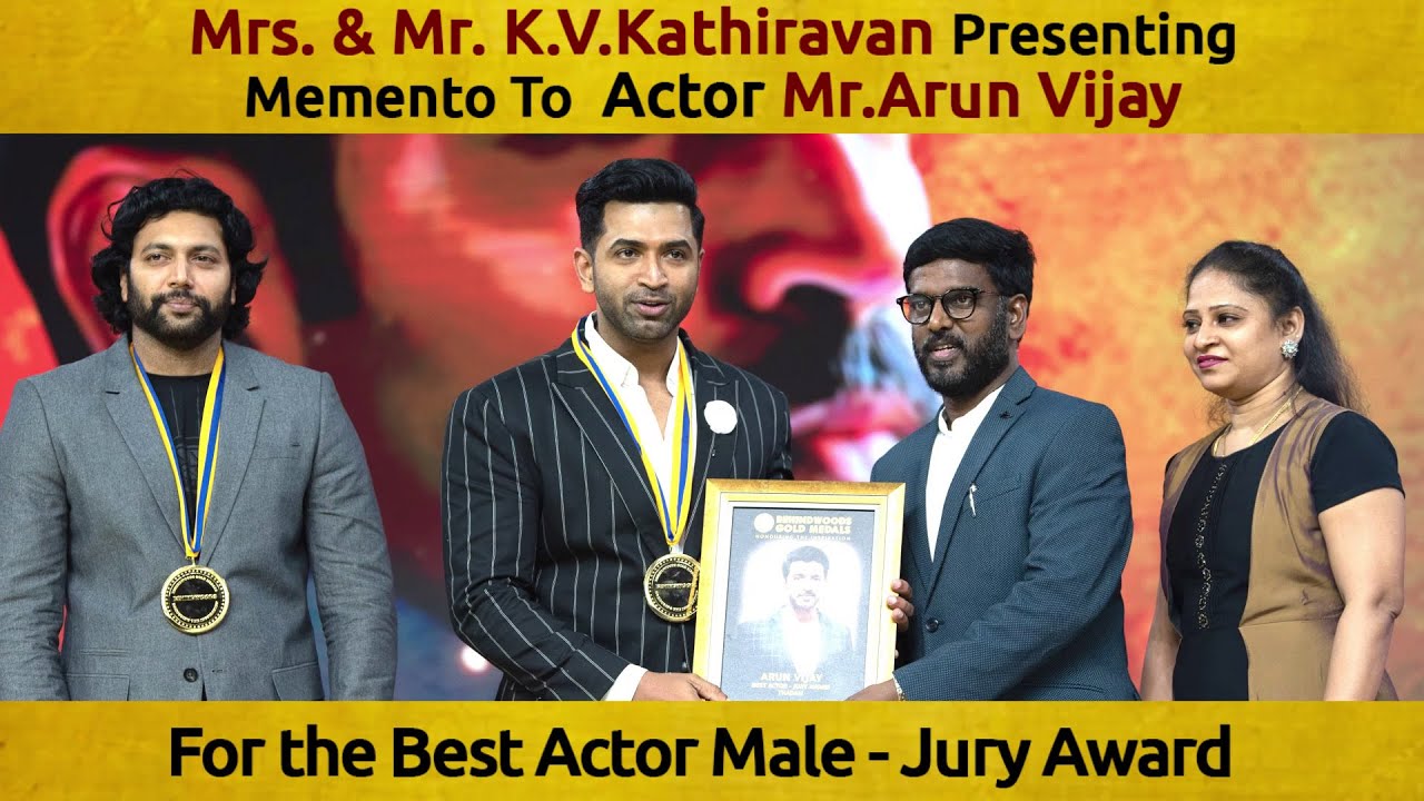 Mrs. & Mr. K.V.Kathiravan presenting momento to Actor Arun Vijay