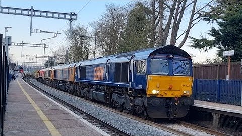 GBRF 66302 + 66761 + 66755 + DB 66125 Passing Through Reading West with Toot
