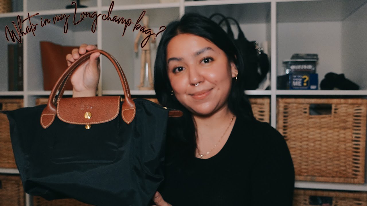 What's in my Longchamp Mini Le Pliage in Black? - YouTube