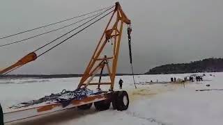 В Иркутской области трактор провалился под лед