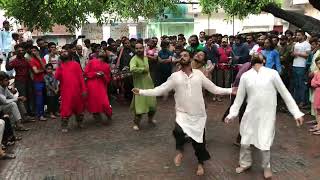 Qalandri Dhamal on Dhol in Rain | Rainy Day in Lahore | Darbar Hazrat Shah Gohar Peer screenshot 4