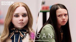 M3GAN (2022) : Megan Presentation Scene