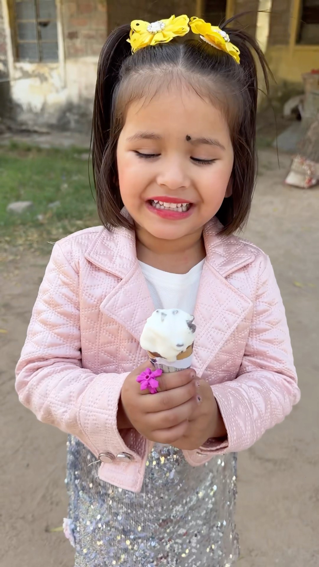 Vedika ko mumma ne icecream nahi di?