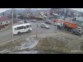 В Усть-Куте на перекрестке забуксовал автобус