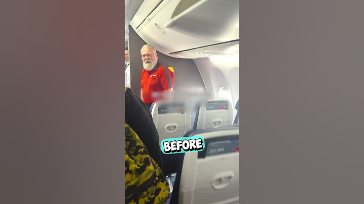 Her Pilot Looked Like Santa Claus, So She Had To Ask This 😳 #shorts