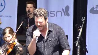 Blake Shelton - Hillbilly Bone - LIVE at HP Pavilion (San Jo