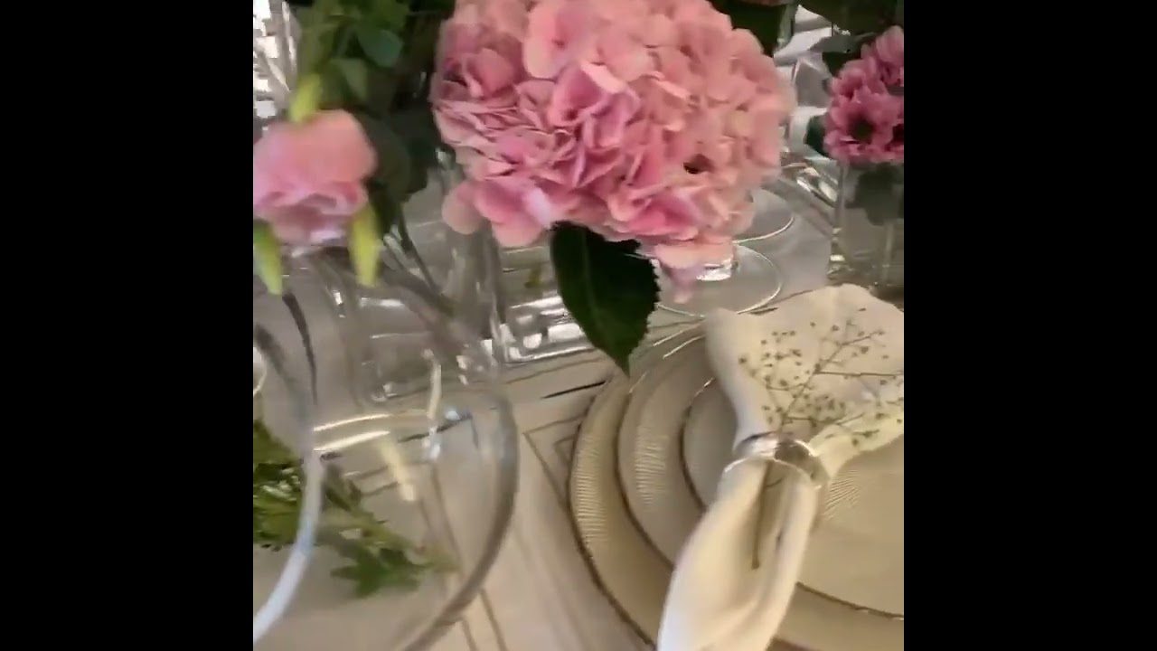 "Elegance in Bloom: Stunning Floral Vases for Luxe Wedding Decor"