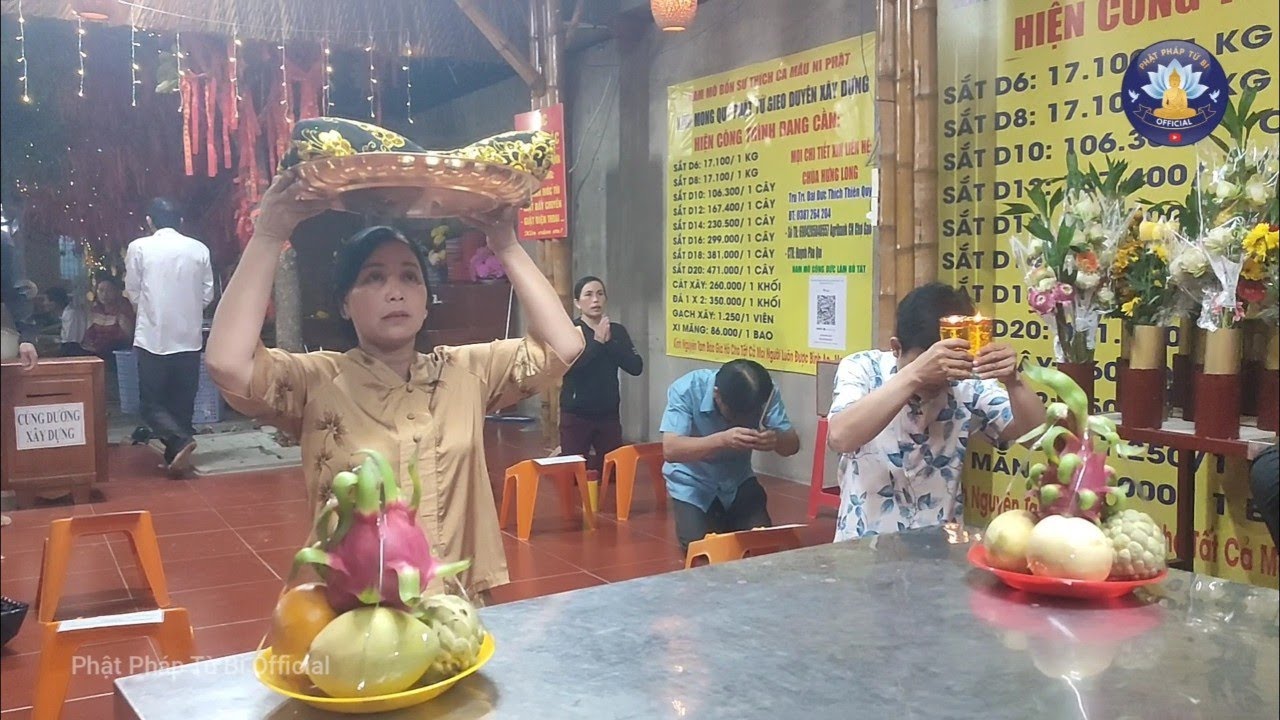 25 ] Mẹ Mẫu Tiền Giang: Đêm Muộn Phật Tử Châu Thành Bến Tre Về Đảnh Lễ Dâng Y Lên Mẹ