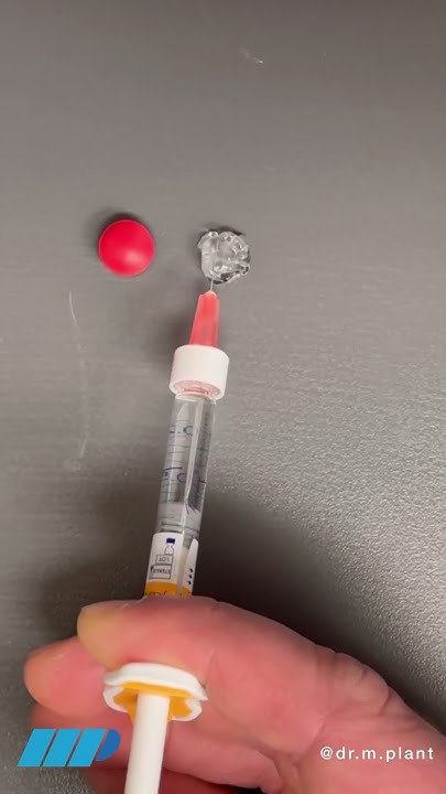 dr-plant-shows-how-much-is-1ml-of-filler-dermalfillers-injection