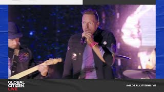 Coldplay Performs New Song \\