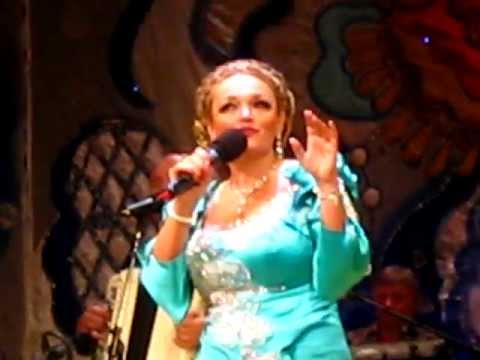 Вишня мимо этой хаты песня. Хата цыгана. Мимо этой вишни мимо этой хаты. Баллада о солдате полем вдоль берега крутого. Мимо этой хаты.