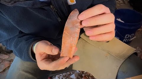 How To Make A Clovis: Flintknapping Agatized Coral!