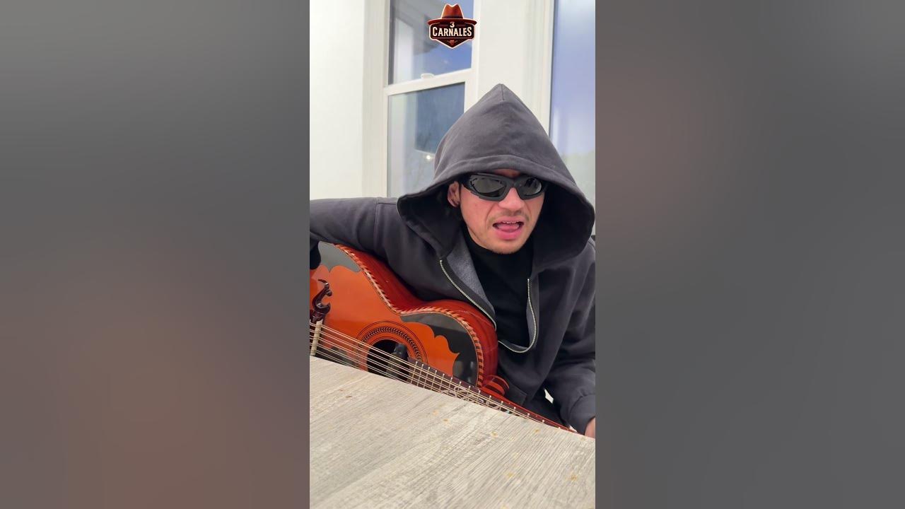 Fuerza Regida cantando "Por Esos Ojos" a capela