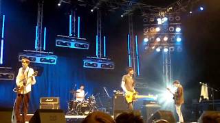 Deerhunter - Agoraphobia (live at ATP Matt Groening)