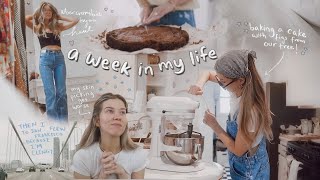 WEEKLY VLOG // cozy baking + cleaning + a chatty GRWM feat. skin picking & shame