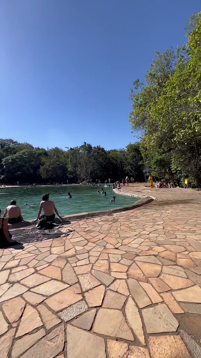 Brasilienses aproveitam calor de 32 graus na Água Mineral 