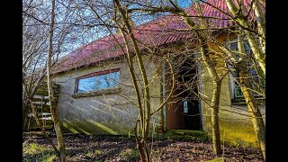 Creepy noises and a Cat living inside Abandoned House