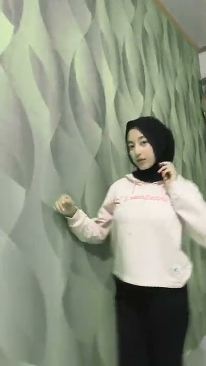 SI CANTIK JELITA LEONA KANZA