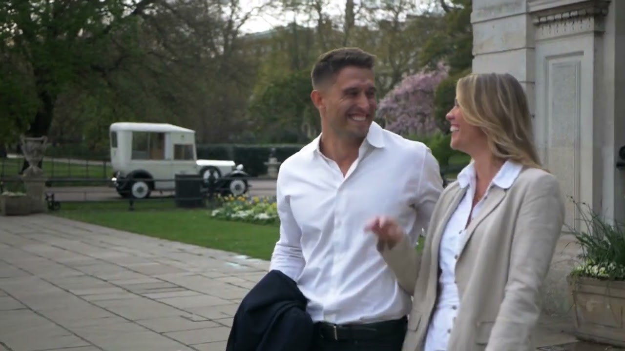 Surprise flashmob proposal in Hyde Park - Philip & Gemma