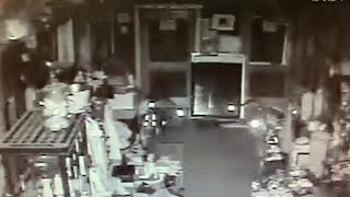Surveillance footage: Mega Pawn theft suspects