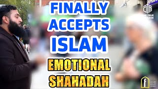 Full Irish Sister Finally Accepts Islam And Takes Her Shahada! - EMOTIONAL 🥺 Guide