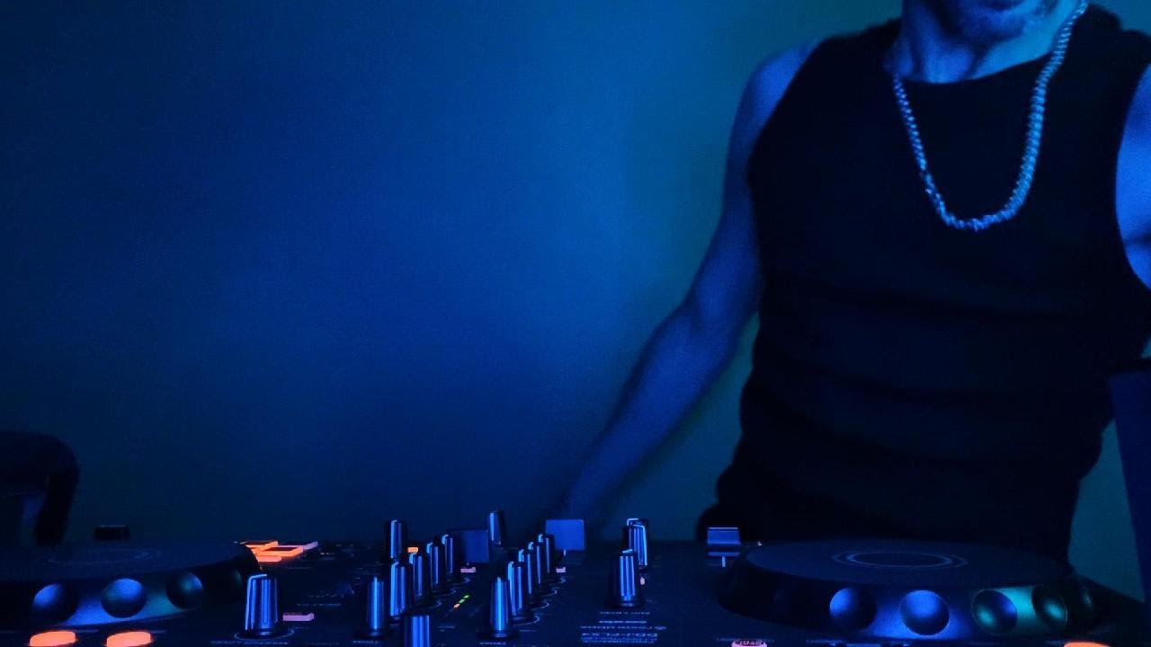 Tech House Mix - Volume 4 ( By Zi Cassim )