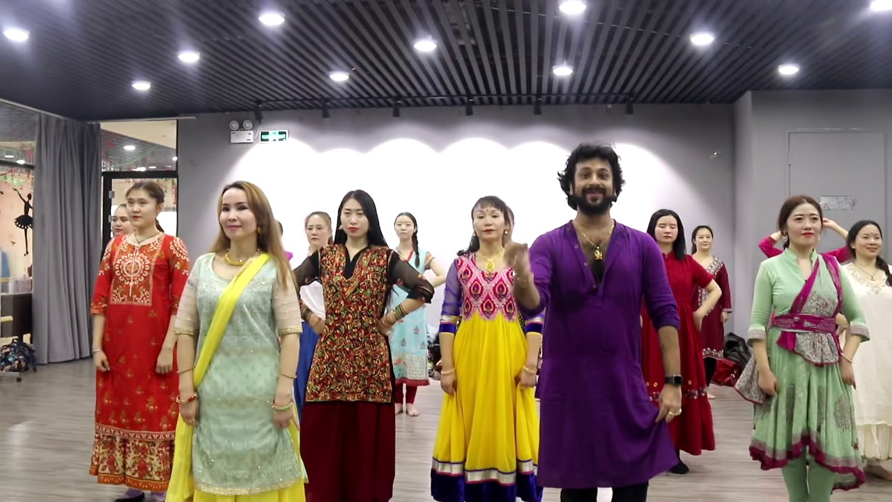 Yaad Piya Ki Aane Lagi (Falguni Pathak) Devesh Mirchandani in China