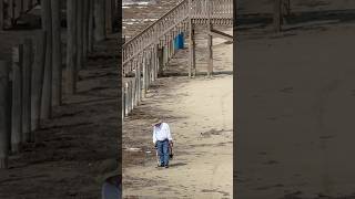 Searching the Beach with a Metal Detector 🔍 Hidden Finds in the Sand