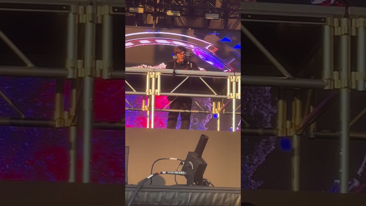 JON CASEY JOINS NGHTMRE AT STAGE!!!!!