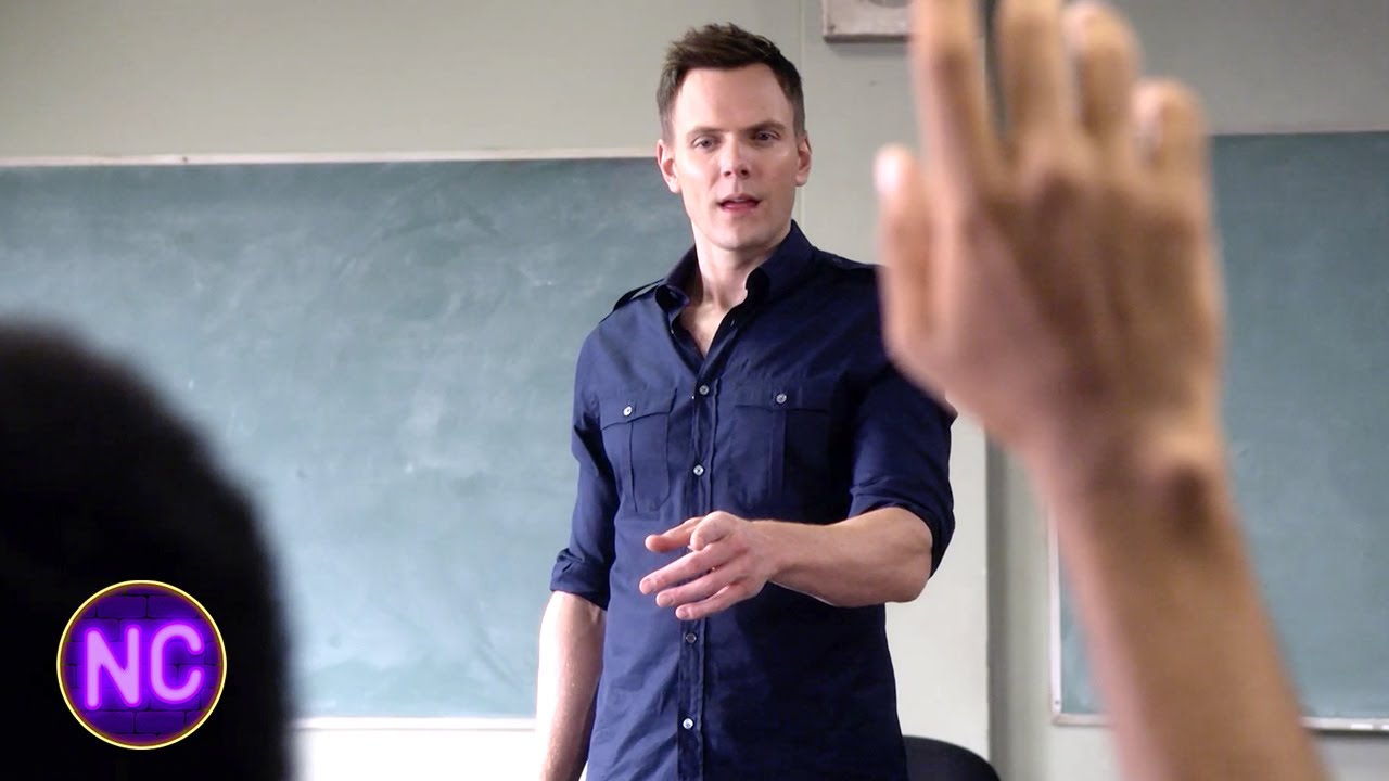 ⁣Question and Answer Machines | Community Season 5 Episode 2