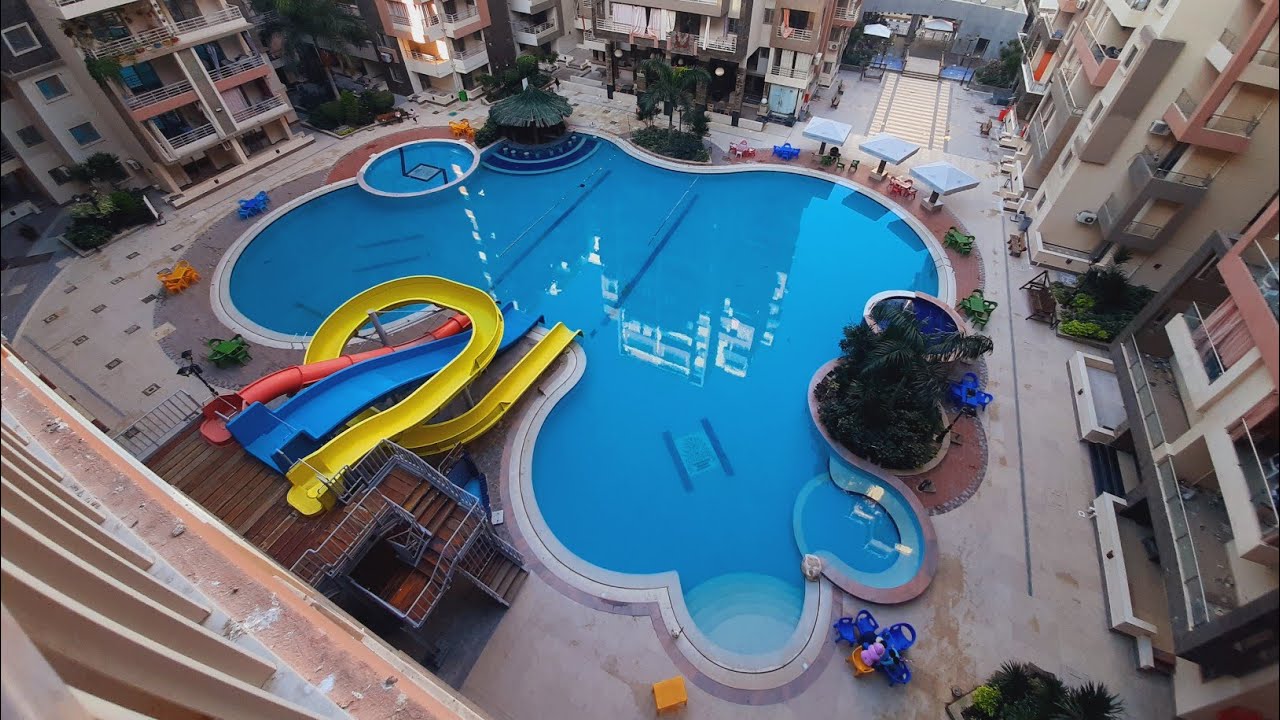 جوله داخل منتجع هوليدي بشاطئ النخيل الإسكندرية