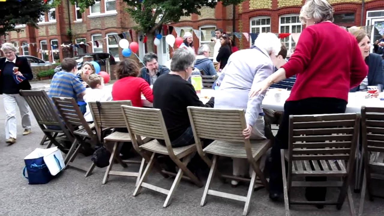 Diamond Jubilee Street Party - Ealing Park Gardens