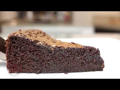 BOLO TIPO BROWNIE SEM FARINHA SÓ 3 INGREDIENTES ISAMARA AMÂNCIO