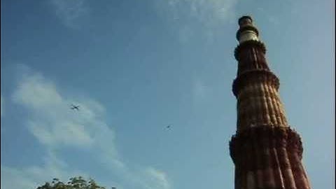 Plane crashes into Qutub Minar