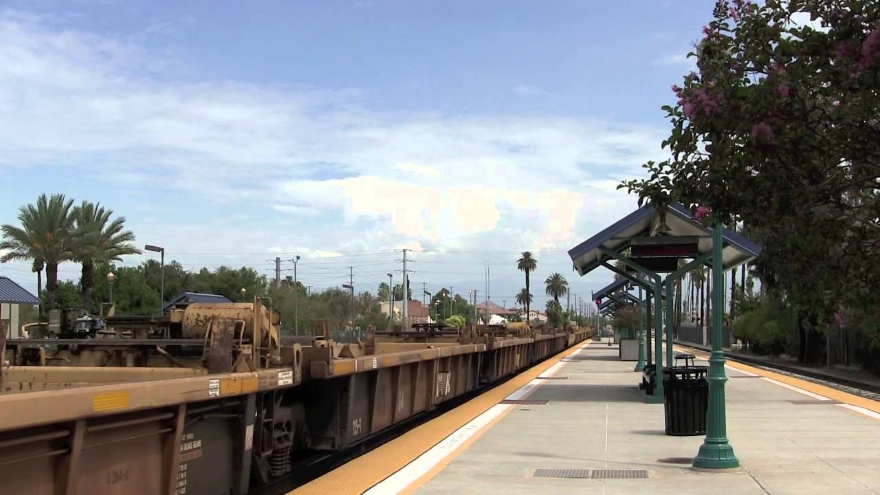 [HD] BNSF Empty Intermodal Train at Riverside, CA - YouTube
