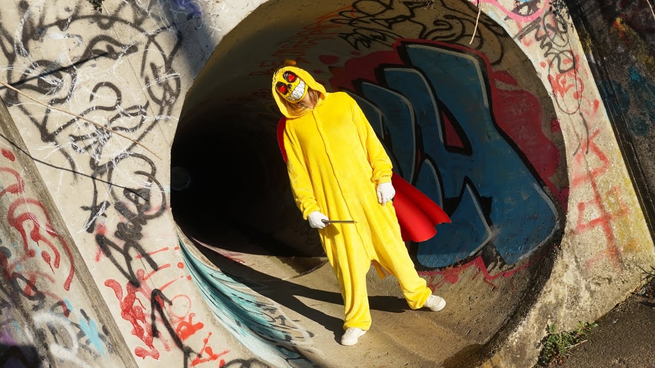 EL TÚNEL SECRETO de MIKECRACK.EXE en la VIDA REAL *esta dentro*