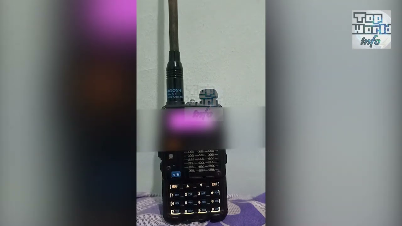 Monitoring HT Polisi Di Malam Hari Persiapan Patroli Malam 