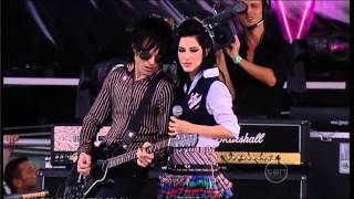 The Veronicas - Hook Me Up (Live ARIA 29-10-2007)