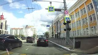 картинка: ПДД на пальцах, пункт 13.2.