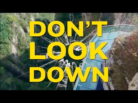 3,500-ft High Chinese Glass Bridge Cracks | China Uncensored