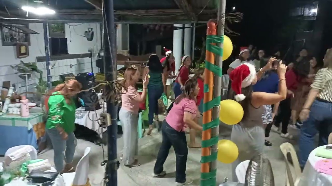 Dancing Queen / Christmas Party