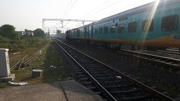 22913 BANDRA PATNA HUMSAFAR EXPRESS,slow entry and chugging after accelaration!INDIAN RAILWAYS