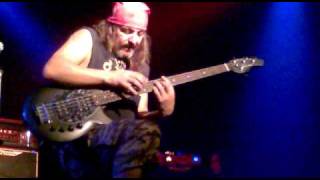 Solo de bajo de Pepe Bao...INCREIBLE