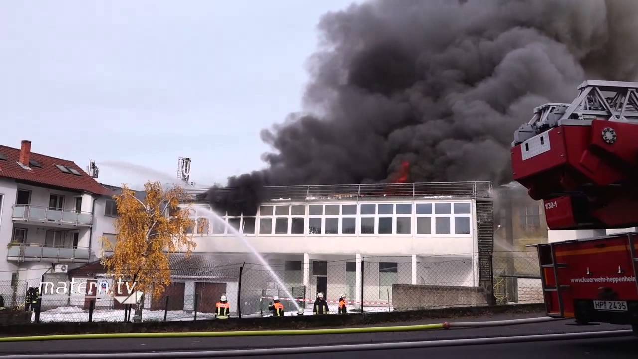 Fürth: Feuerwehr bei Großbrand im Dauereinsatz