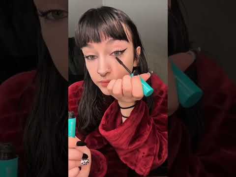 Get Ready With The QUEEN While I Do Her Voice Over