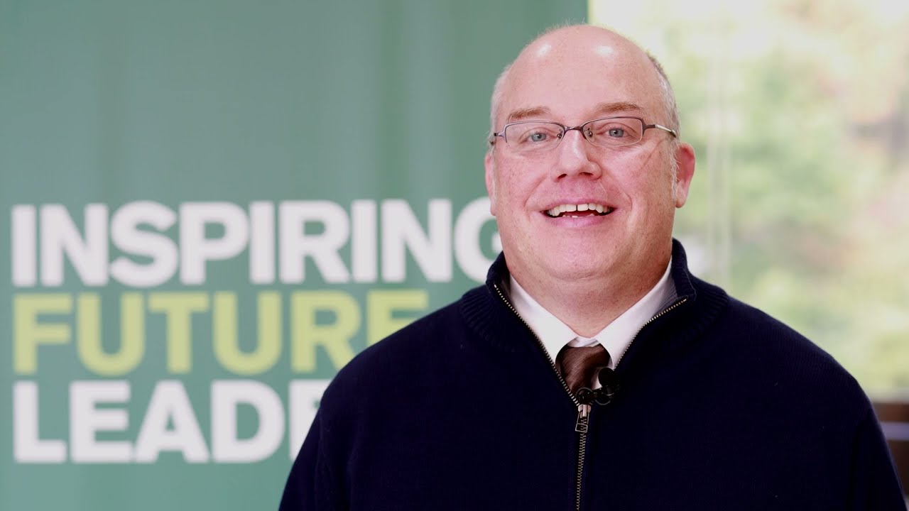 NUCBの国際的なキャンパス環境と多彩な留学プログラムとは？① −国際学部　Stuart Warrington教授に伺いました−