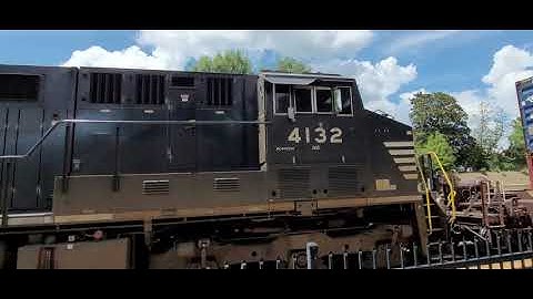 NS 237 Intermodal Spartanburg, SC w/GEVO AC leader