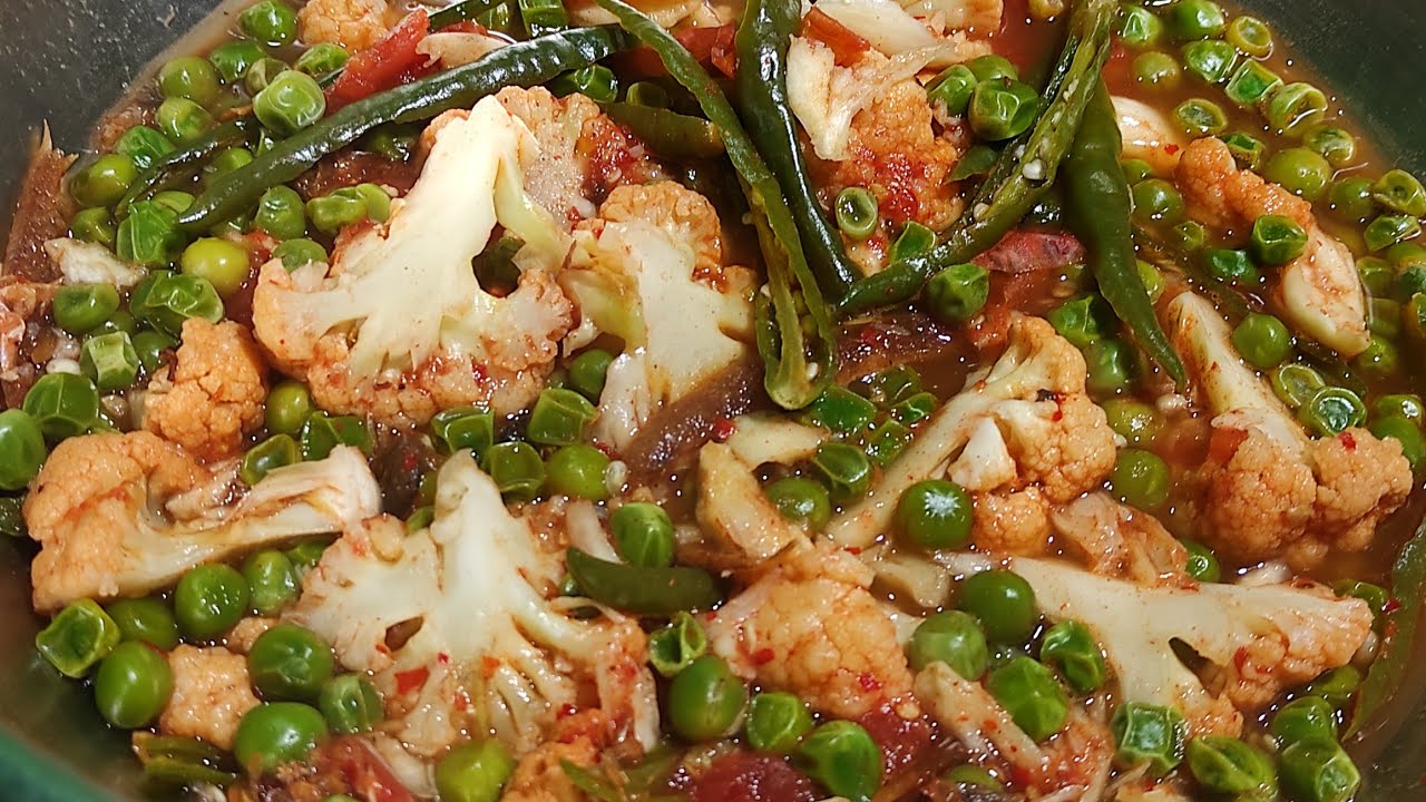 instant spicy curry, ferment dry fish, green peas, cauliflower@nagamasalakitchen