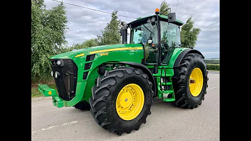 Kolik koní má traktor John Deere 8430?