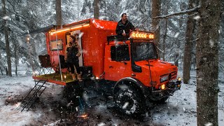 SNOW CAMPING IN A CARAVAN WITH BALCONY